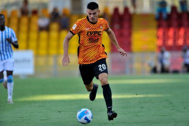Benevento 'nun Giuseppe Di Serio oyuncusu, Benevento' nun Ciro Vigorito Stadyumu 'nda oynanan İtalya Kupası karşılaşmasında Rta Benevento-Spal final maçında 2-1 yenildi..