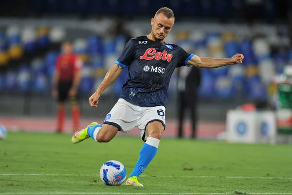 Napoli 'li Stanislav Lobotka oyuncusu, Napoli ile Venezia arasındaki İtalya SerieA şampiyonası maçında Diego Armando Maradona Stadyumu' nda oynanan maç 2-0 berabere sonuçlandı..