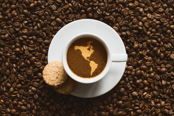 Still life - koffie met kaart van Amerika continent (zonder groen — Stockfoto