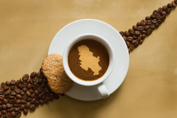 Натюрморт - кава з картою Сербії — стокове фото