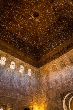Güzel duvar ve oymalar Alhambra Sarayı İspanya