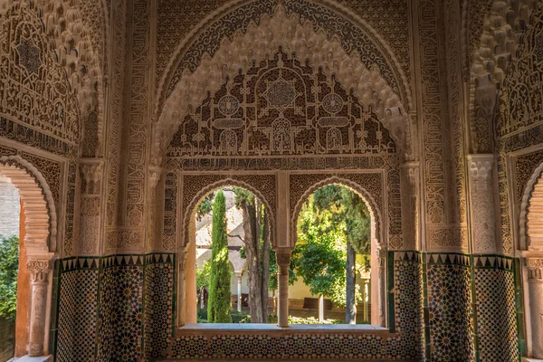 Alhambra Palace İspanya penceresinde