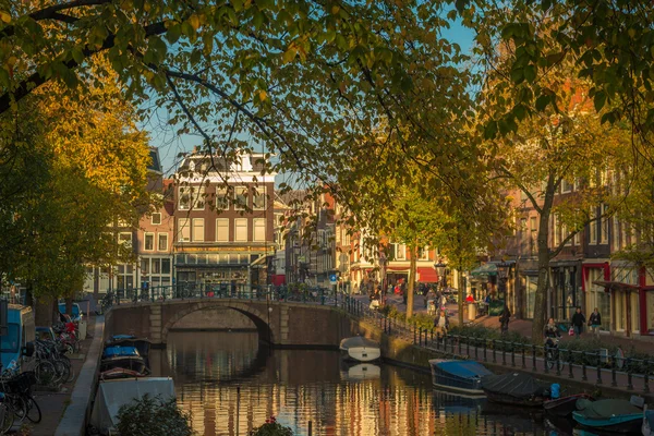 Die kanäle von amsterdam — Stockfoto