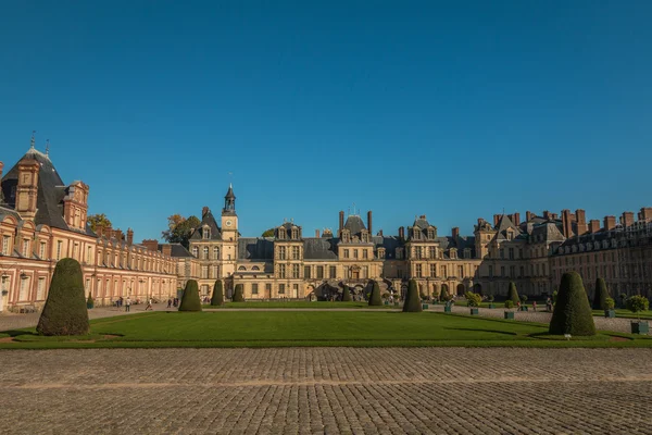 Fontainebleau Sarayı güzel cephe — Stok fotoğraf