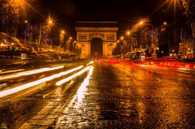 Paris 'te Zafer Takı