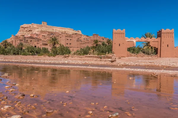 Ait Benhaddou a aldeia de deserto de lama — Fotografia de Stock