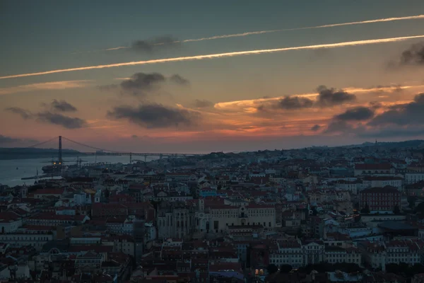 Vista agradável do pôr-do-sol de Lisboa — Fotografia de Stock