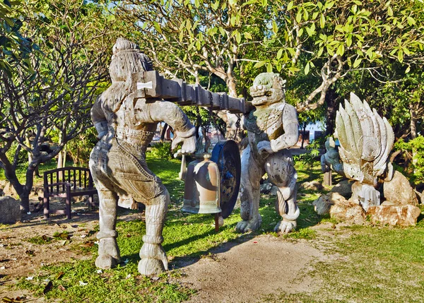 パタヤの真実の聖域で寺の鐘 — ストック写真