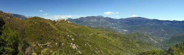 Paisaje del Parque Natural Regional de Córcega alrededor de Riventosa vil — Foto de Stock