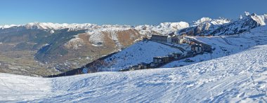 Panorama Aure Vadisi ve Saint Lary Soulan tatil köyü