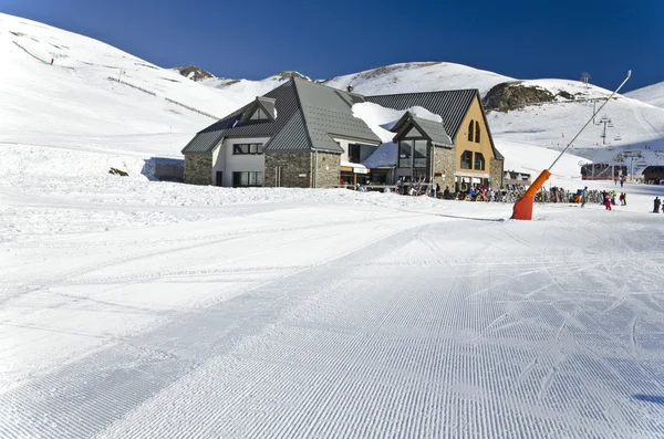 A Le Vallon helyreállítása terület: Saint Lary Soulan ski resort — Stock Fotó