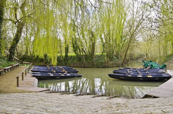 Flatboat jetty in the green Venice of Marais Poitevin — Stock Photo, Image