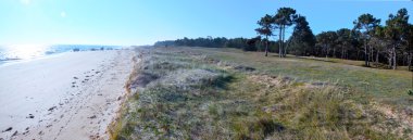 Dune Sahili Yeu Adası kuzeyinde Panoraması
