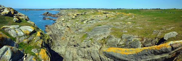 Panorama avwild klippiga kust i sydöstra delen av ön Yeu — Stockfoto