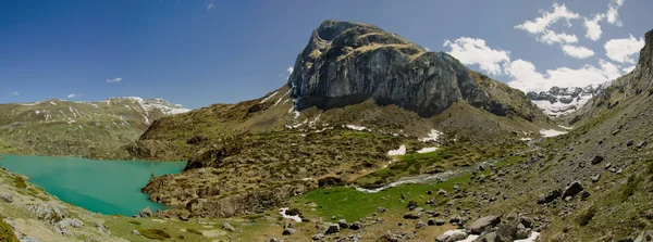 Panorama de Glorietas lago y circo Estaube — Foto de Stock