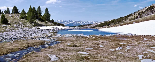 Panorama desde lo alto del Valle de Madriu-Perafita-Claror en primavera — Foto de Stock