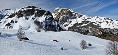Pyrenees Somport cross-country kayak merkezi, kış Panoraması