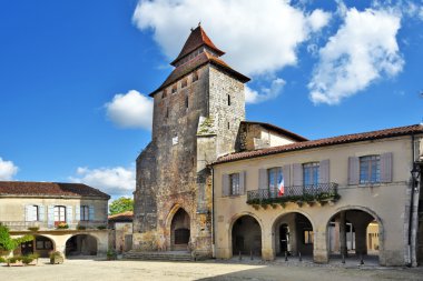 Royal square Labastide d Armagnac müstahkem kilisede