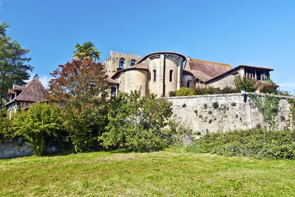 Pimbo collegiale en het dorp — Stockfoto