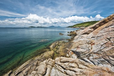 Taş dokusu Ko Samet adasının Batı kıyı şeridi 