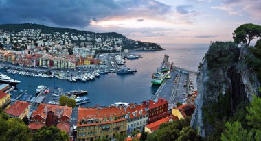 Castle Hill güneş doğmadan önce Nice Port Panoraması