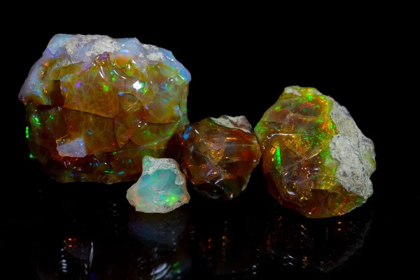 Precious opal — Stock Photo, Image