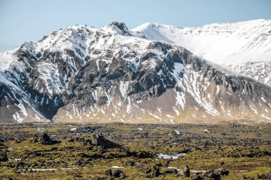 Batı fiyortlarını kaplayan kar, İzlanda 'da kışın gündüz vakti