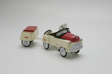 Eşleşen römork ile pedallı araba