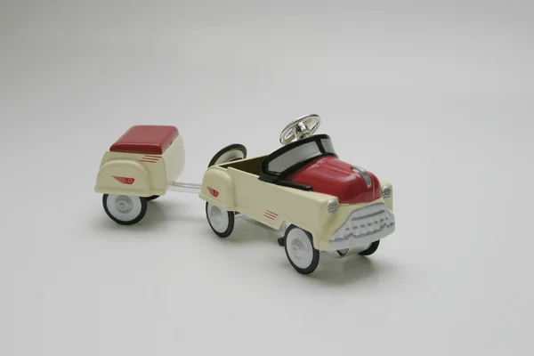 Eşleşen römork ile pedallı araba