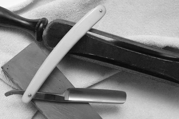 Eski zaman ustura ve kayış