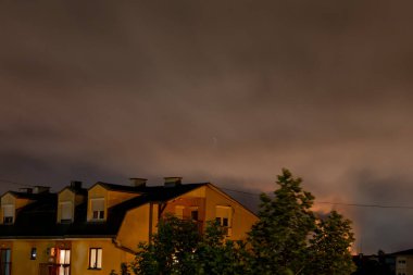 Cacak, Sırbistan - 06.04.2021: Cacak City 'deki Sloboda fabrikasında patlamalar