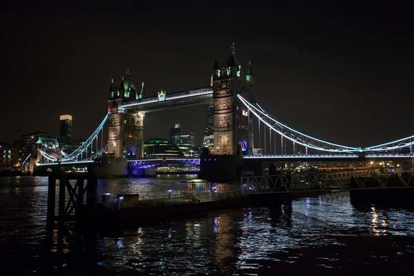 밤에 런던 시티: 타워 브리지 — 스톡 사진
