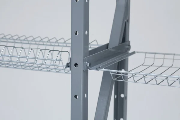 Depolama: metal stand