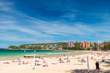 İnsanlar Manly Beach üzerinde