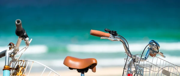 Red vintage style bicycles — Stock Photo, Image