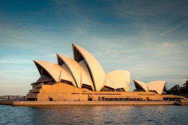 Sidney Opera Evi gün batımında