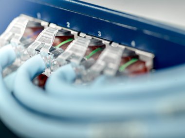 Yama halatlar gigabit anahtara bağlı