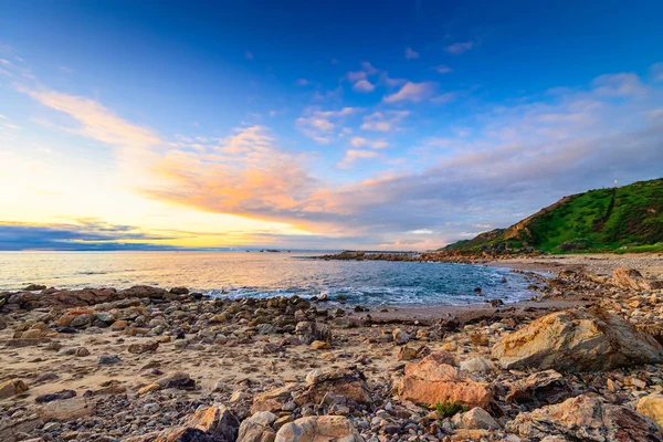 Dramatic sunset with clouds above the sea — Stock Photo, Image