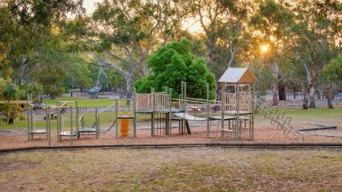 Günbatımında Belair Park 'ta çocuk parkı, Güney Avustralya