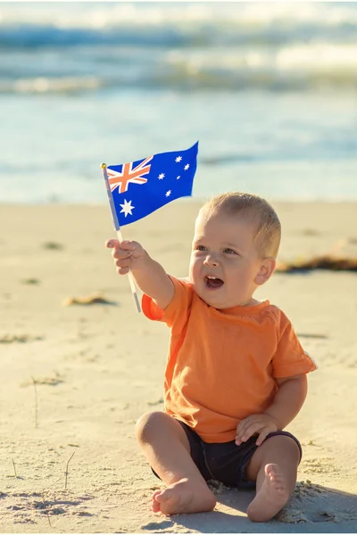 Enfant heureux avec drapeau de l'Australie — Photo