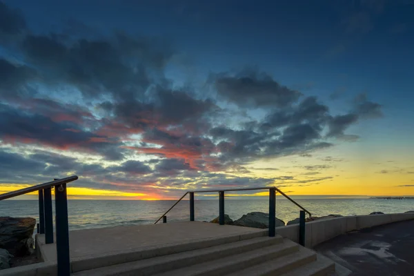 De laatste minuten van twilight op het strand — Stockfoto