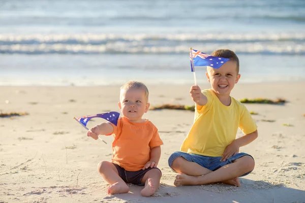 Enfants avec des drapeaux de Australie — Photo