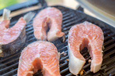 Somon steak Barbekü