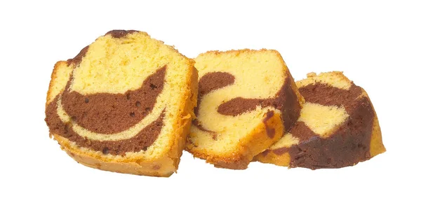 Beyaz arkaplanda izole edilmiş dilimlenmiş bolu jadul klasik sünger keki