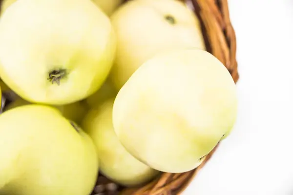 Manzanas blancas de principios de verano — Foto de Stock