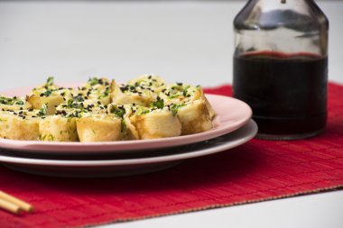 Peynir doldurma ile krep rulo