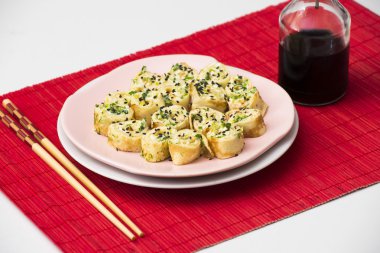 Peynir doldurma ile krep rulo