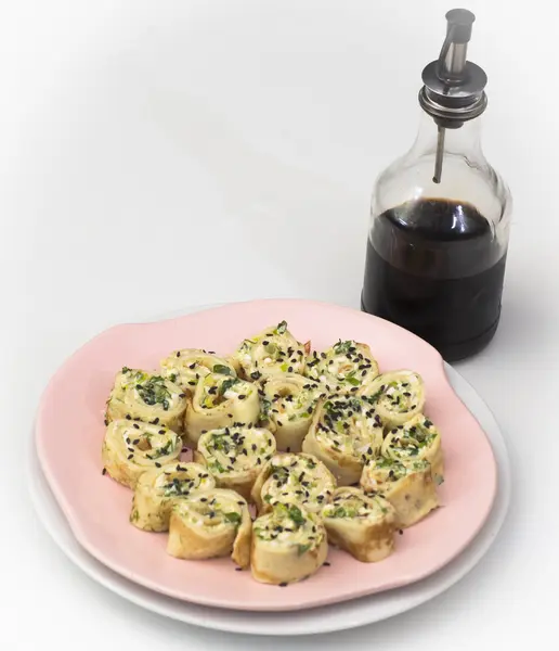 Peynir doldurma ile krep rulo