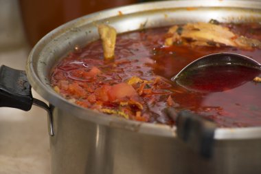 Pancar domates lahana çorbası