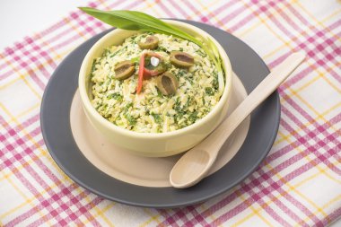 Yumurtalı peynirli salata